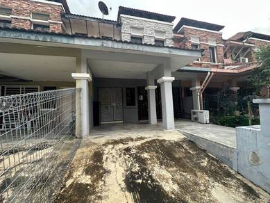 2000sqf - Fully Renovated Double Storey Bandar Nusaputra Puchong