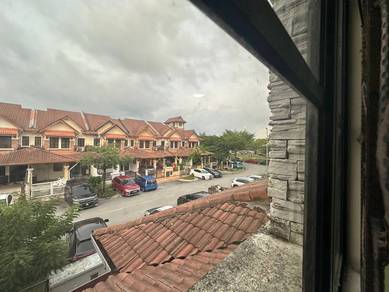 2000sqf - Fully Renovated Double Storey Bandar Nusaputra Puchong