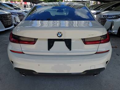 BMW 320i 2.0 M Sport Sedan Black Interior