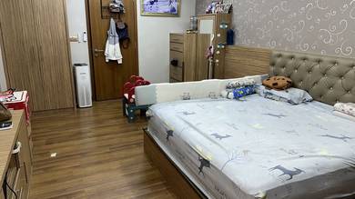 Central Park Condo (nice unit) - Greenlane