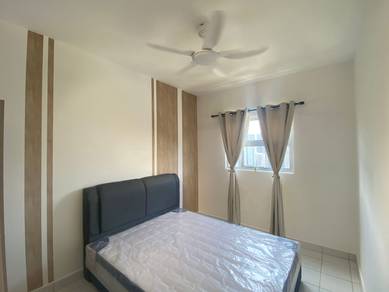 [ Master Bedroom With Private Bathroom ] Mont Kiara Kasih Segambut