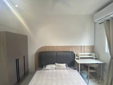 [ Medium Room @ Kiara Kasih ] No Parition Room Mont Kiara Near Publika
