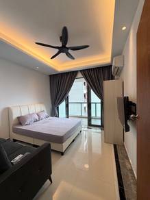 R&F Princess cove / Balcony room / JB town / walking to CIQ / Seaview