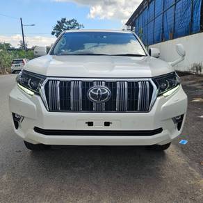 Toyota LAND CRUISER PRADO 2.8 SUN ROOF 4.5B