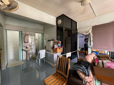 Seri Nibung Apartment Renovated 700SF 3rooms 1-CARPARK Well Maintained