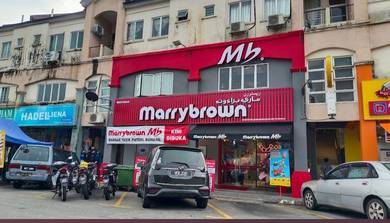 Bandar Tasik Puteri Ground Floor Facing Mainroad Same Row Marrybrown
