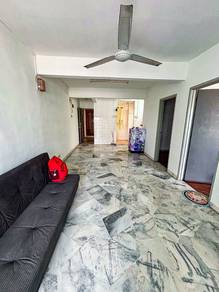 Iris Apartment (Taman Desa)