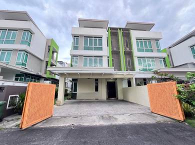 Beautiful cluster semi-d ramal villa sg ramal kjang near bangi freehld