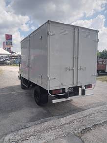 Hino WU302R box van