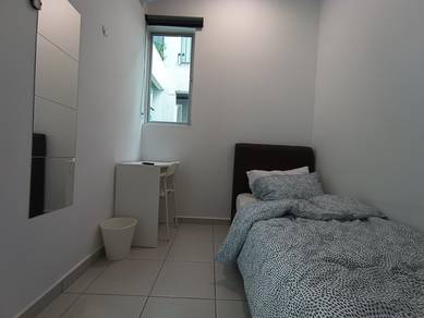 (MALE) Small Room @ The Zizz Residence
