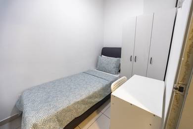 (MALE) Small Room @ The Zizz Residence