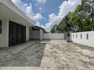 Single Storey Rent Dawani Taman Aman Senai Utama Aircond Big Unit