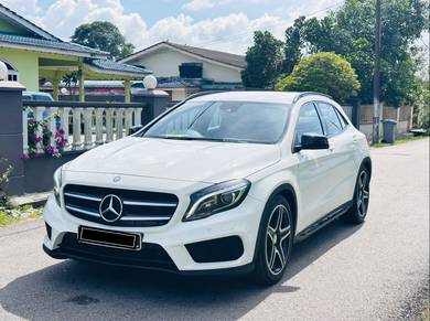 Mercedes Benz GLA250 4MATIC (CBU) 2.0 (A)