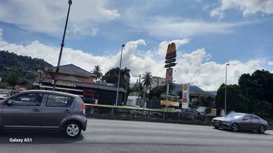 3 S Commercial Car Showroom Facing Main Road Frontage MRR2