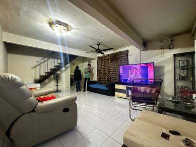 Taman Putra Ampang Below Market Fully Extend Good Condition Unit