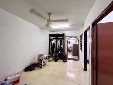 Pandan Ria Block D Apartment 3 Bed 2 Bath Renovated with Lift Service