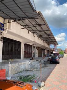 Megah Ria Jalan Api-Api Double Storey Shop / Masai