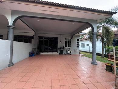 Freehold Single Storey Semi D di Taman Selasih, Kg Padang Tembak