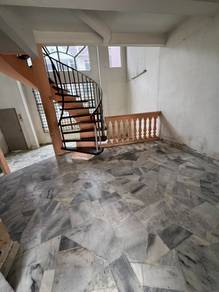 PERLING 3 storey double storey 3Bed3bath Facing garden 0 downpayment