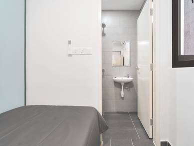 All Inclusive Single Room in Meta Residence (Seri Kembangan) Near MRT