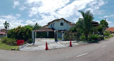 Facing Lake View SEREMBAN 2 Rasah Kemayan Big Bungalow Conner lot