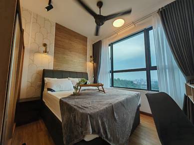 Master Bedroom attached Bathroom, Condo Residensi The Trees,