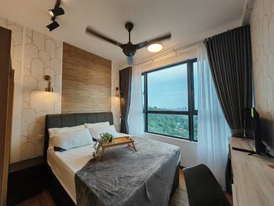 Master Bedroom attached Bathroom, Condo Residensi The Trees,