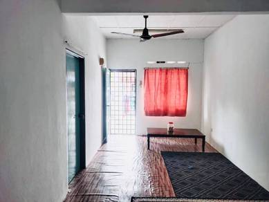 Rumah Setingkat Banting Baru