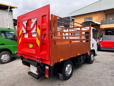 Isuzu NLR77UEE 3.0 2017 10ft Kargo v PHE Tail Lift