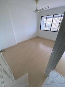 Desa Green Apartment Jalan Van Praagh 3-Bedroom 700sf Well Kept