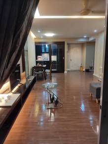 Summer Place Condo 3-rooms1313SF Fully Renovated Furnished 2-C/Carpark