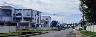 3 Storey Terrace House Putra Pogun 5 Bedroom