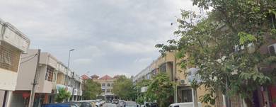 Prime Location Bandar Puteri Puchong Shop for Rent