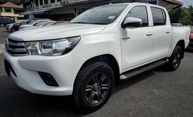 Toyota HILUX D/CAB 2.4 M FL 4WD (MT) (4X4)🤍