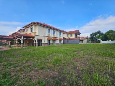 Huge Corner 7000 sf D'Kayangan Semi D House Shah Alam Seksyen 13
