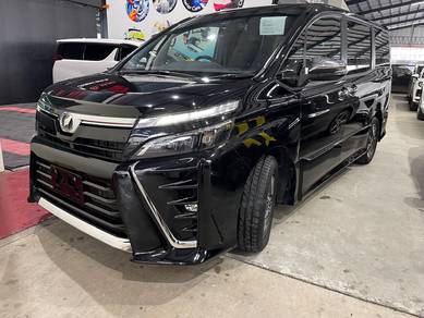 Toyota VOXY 2.0 KIRAMEKI (A)