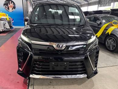 Toyota VOXY 2.0 KIRAMEKI (A)