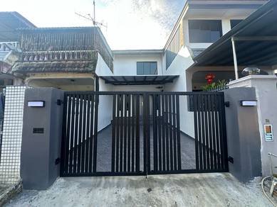 Taman Johor Jaya Renovated Double Storey Low Cost