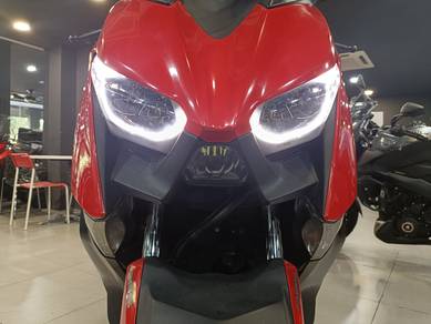 Yamaha XMAX 