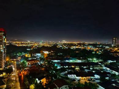 For Sale – Spacious Single-Storey Penthouse