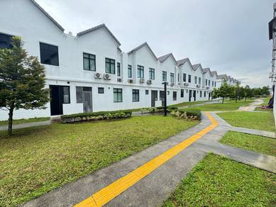 Bandar Putra Kulai, 2 Storey House 22x70, Gated Guarded, 4+1 Bedroom