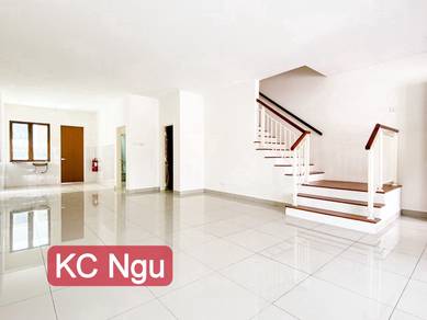 Renovated Open View ❤️ Double 2 Storey Terrace House ❤️ Kajang Perdana