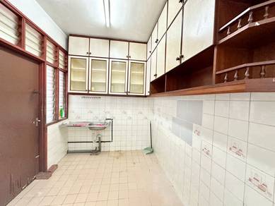 USJ 13, Subang Jaya, 2 Storey, Gated Guarded, 4Rooms 3Bath, Freehold