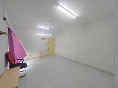 GROUND FLOOR Akasia Apartment Botanic FREEHOLD Renovated 1100sf