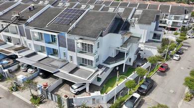 Corner Lot 3 Storey Superlink Bandar Sungai Long  Taman Taming Indah!