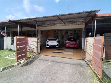 ISTIMEWA ADA EXTRA TANAH PALING BESAR - TAMAN PUTRI KULAI - nego