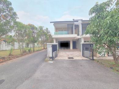 End Lot Two Storey Taman Jenderam Damai