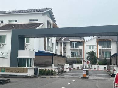 Cheapest ! Gated 2.5 Storey Terrace | Taman Carissa Villa