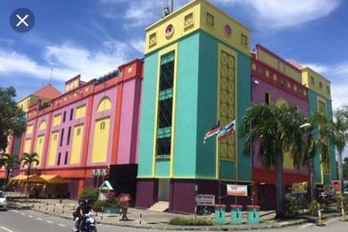 Centre Shopping Plaza for Sell