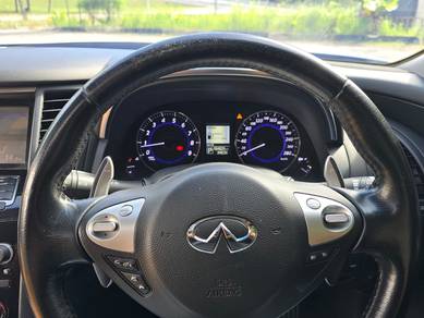 Infiniti QX70 3.7 (A) POWERFUL AND HANDSOME SUV!!!